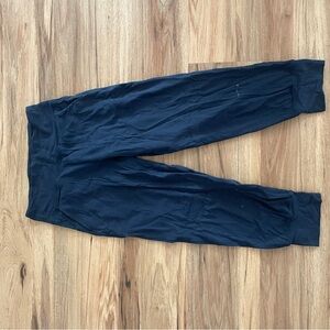 Navy Align Crop Joggers. Size 6